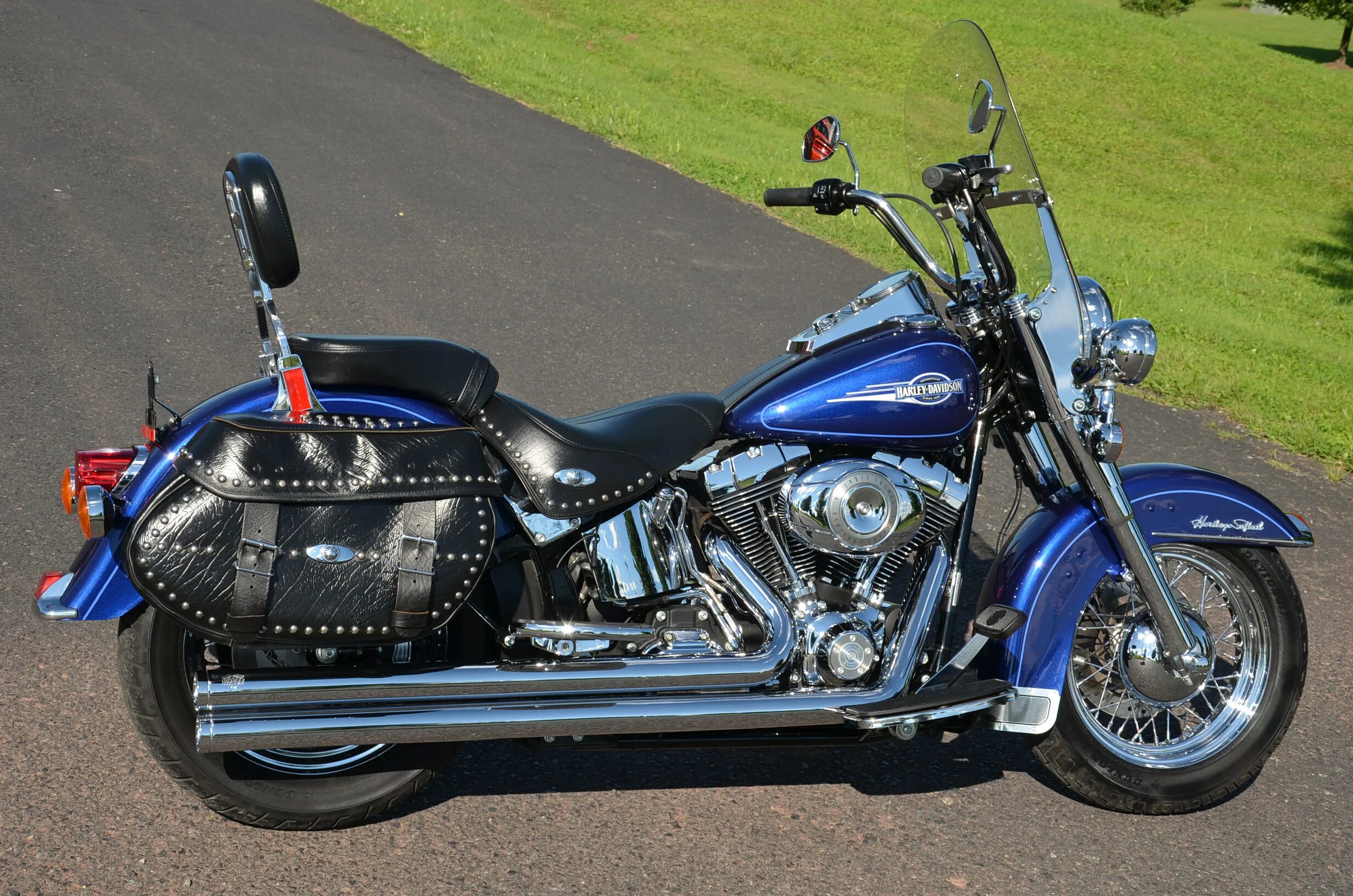 Мотоцикл харлей дэвидсон синий. Harley blues. Harley blues. Харлей софтейл 1994. Harley blues.