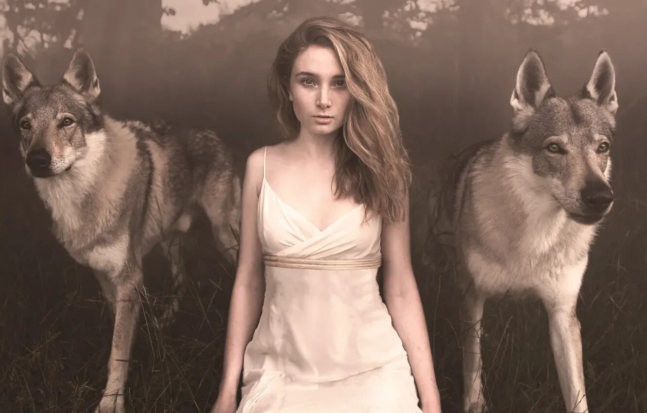 Волчица и девушка. Стая девушек. Девушка с волком. Ведьма и волк. Кьяра лобоска оборотень.