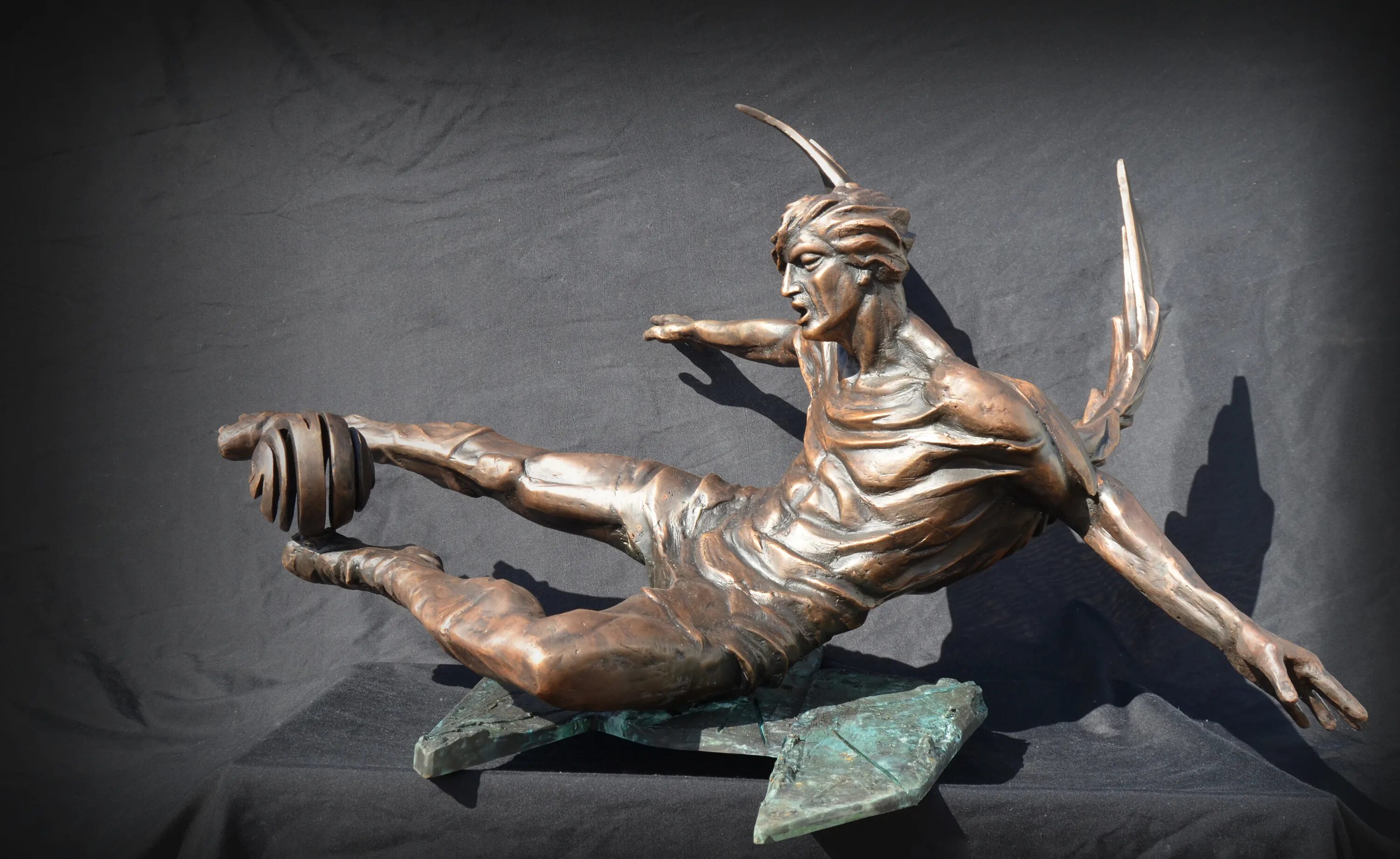 замитов кадим залилович скульптор. арт деко бронза скульптура. авторская скульптура. дискобол микеланджело.