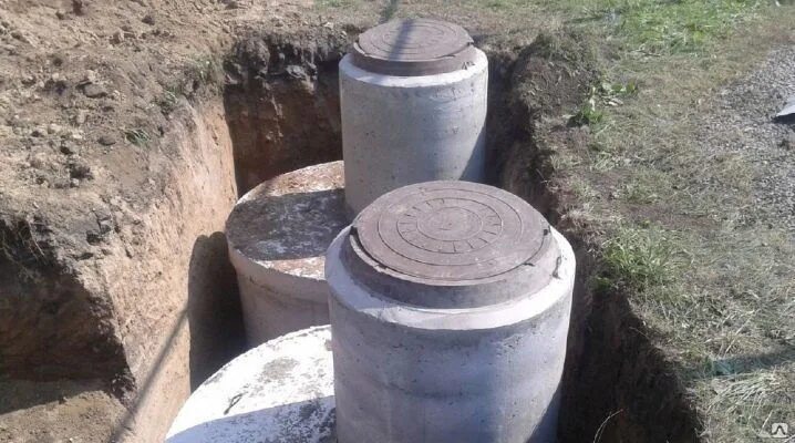 Кольцо колодца жби 5. Горловина канализационного колодца. Горловина канализационного колодца. 3 люк. Монолитный бетонный септик.