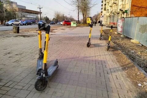 Пользователи электросамокатов