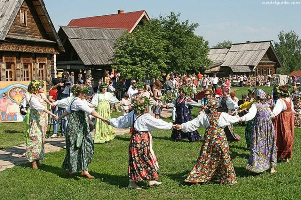 Традиции села. Народный праздник Троица. Русские народные праздники Троица. Гуляния на Троицу. Русские народные гуляния на Троицу.