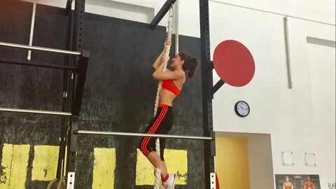 Упражнение 3 лазание по канату