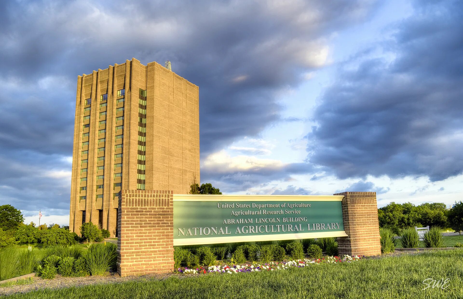 Library of medicine. National Library of Medicine. Harry Elkins Widener Memorial Library. Widener Memorial Library History. Campus Bio-medico University of Rome.