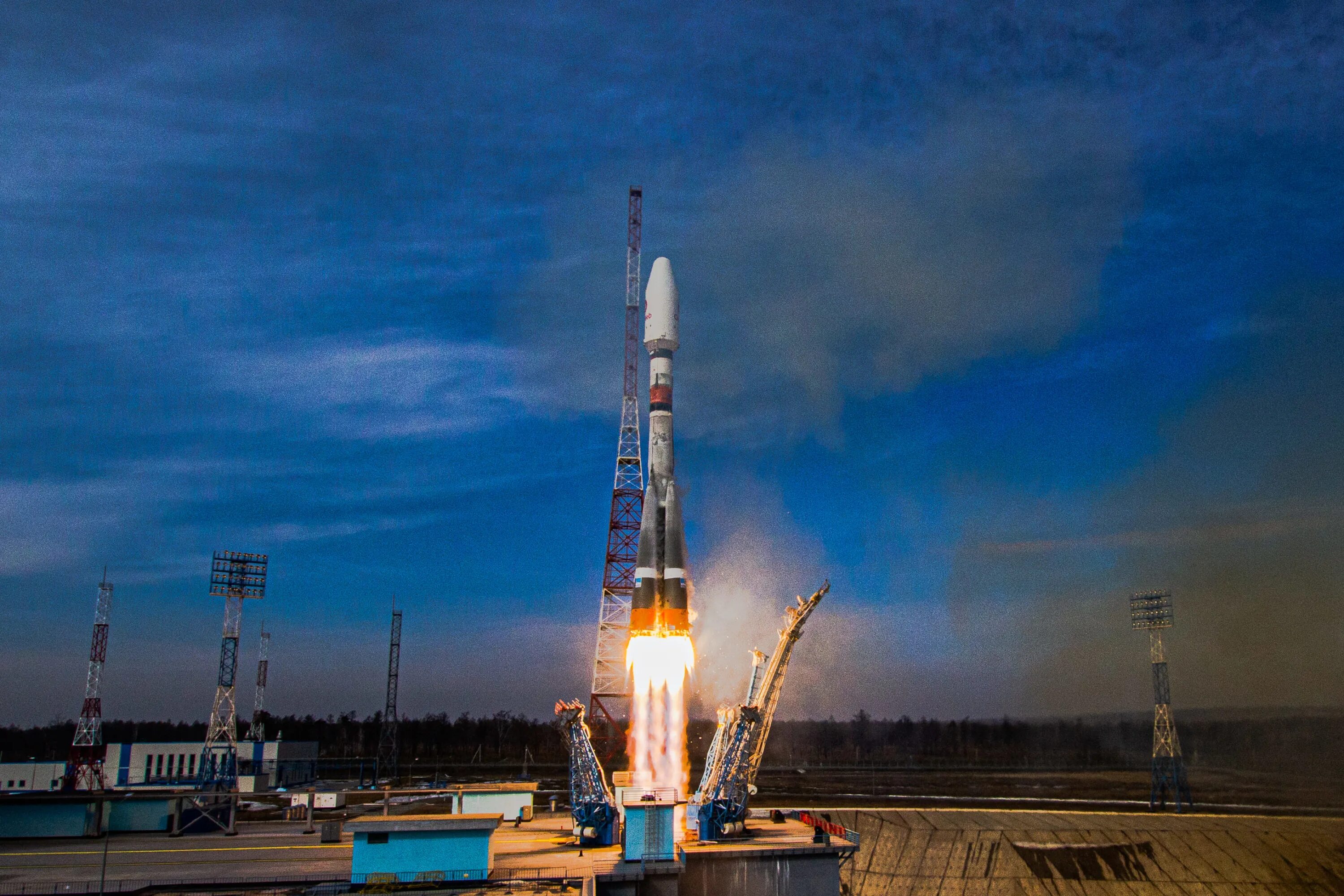 Крупнейший космодром на территории. Ракета &quot;союз - 2.1а&quot; плесецк. ракетоноситель союз 2.1.б. космодром байконур восток 1. ракета-носитель «старт-1» космодром восточный.