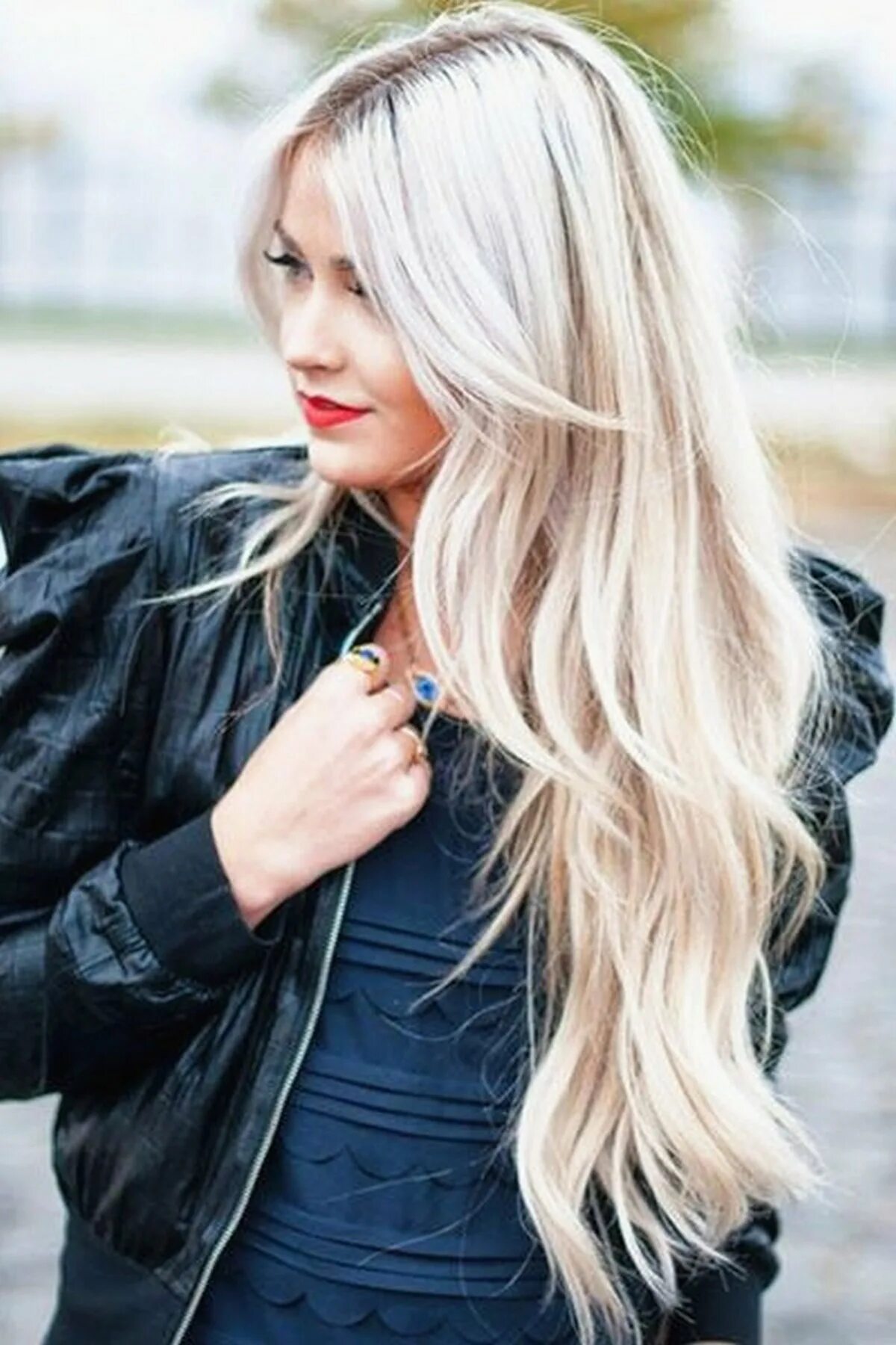 Light blonde. Красивый блонд. Длинные блондинистые волосы. Красивые блондинки с длинными волосами. Блондинка красивый цвет волос.