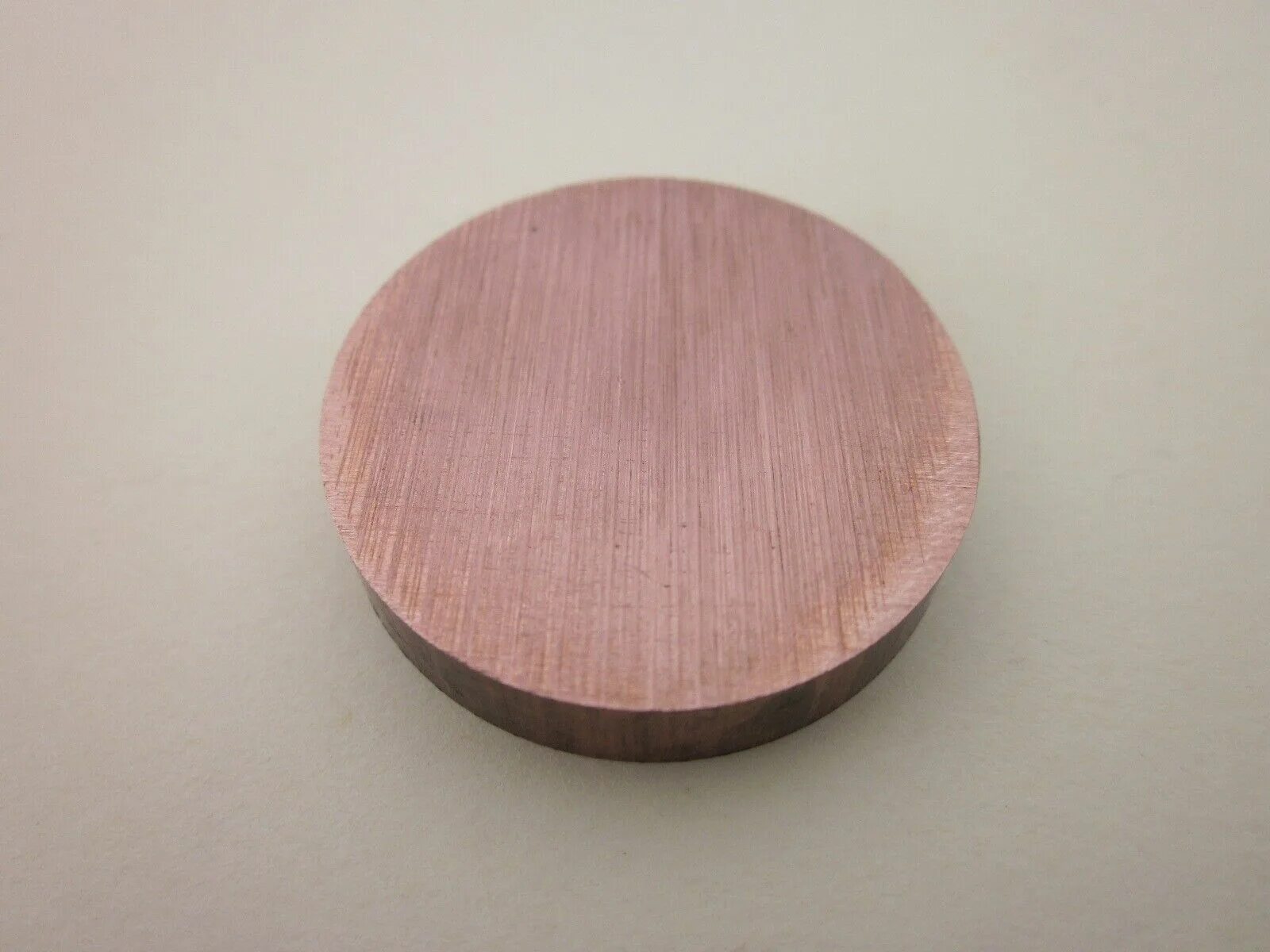 Круглая медная пластина 150. Круглый медный диск диаметр 5 см. Латунный диск. Медная диск 3см.