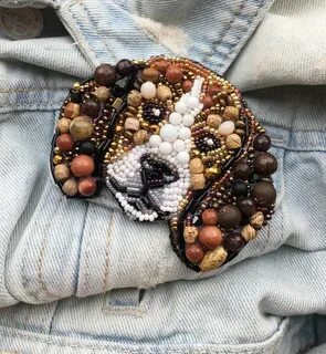 Броши из камней и бисера