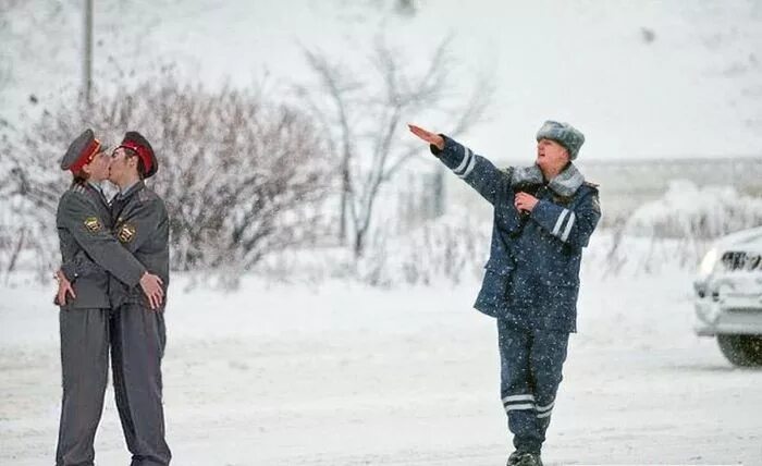 Танцующий милиционер. Dancing policeman