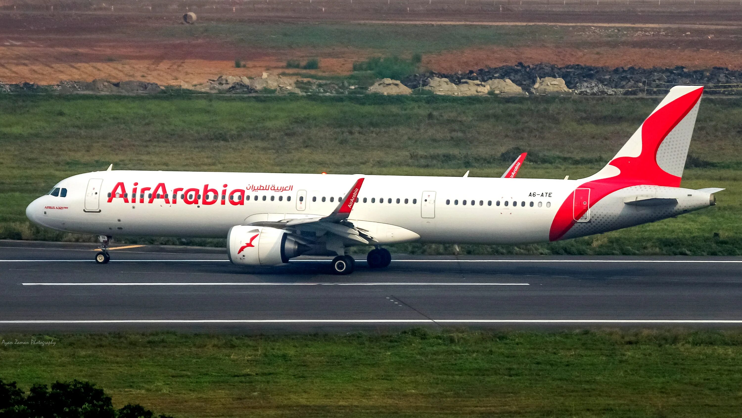 Айр арабиан. Airbus a321-251nx. Airbus a321 Air Arabia. Airbus a321-251nx Air Arabia. Самолет а320 Air Arabia.