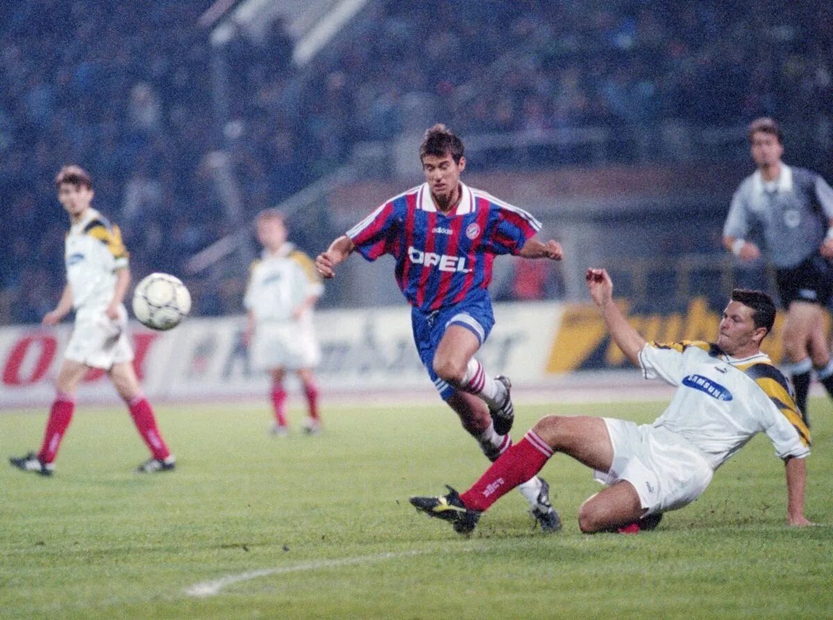 Fifa classic patch. Локомотив Бавария 1995. Бавария Локомотив 1995 0 1. Бавария 2001 Кан. Бавария 95-96.
