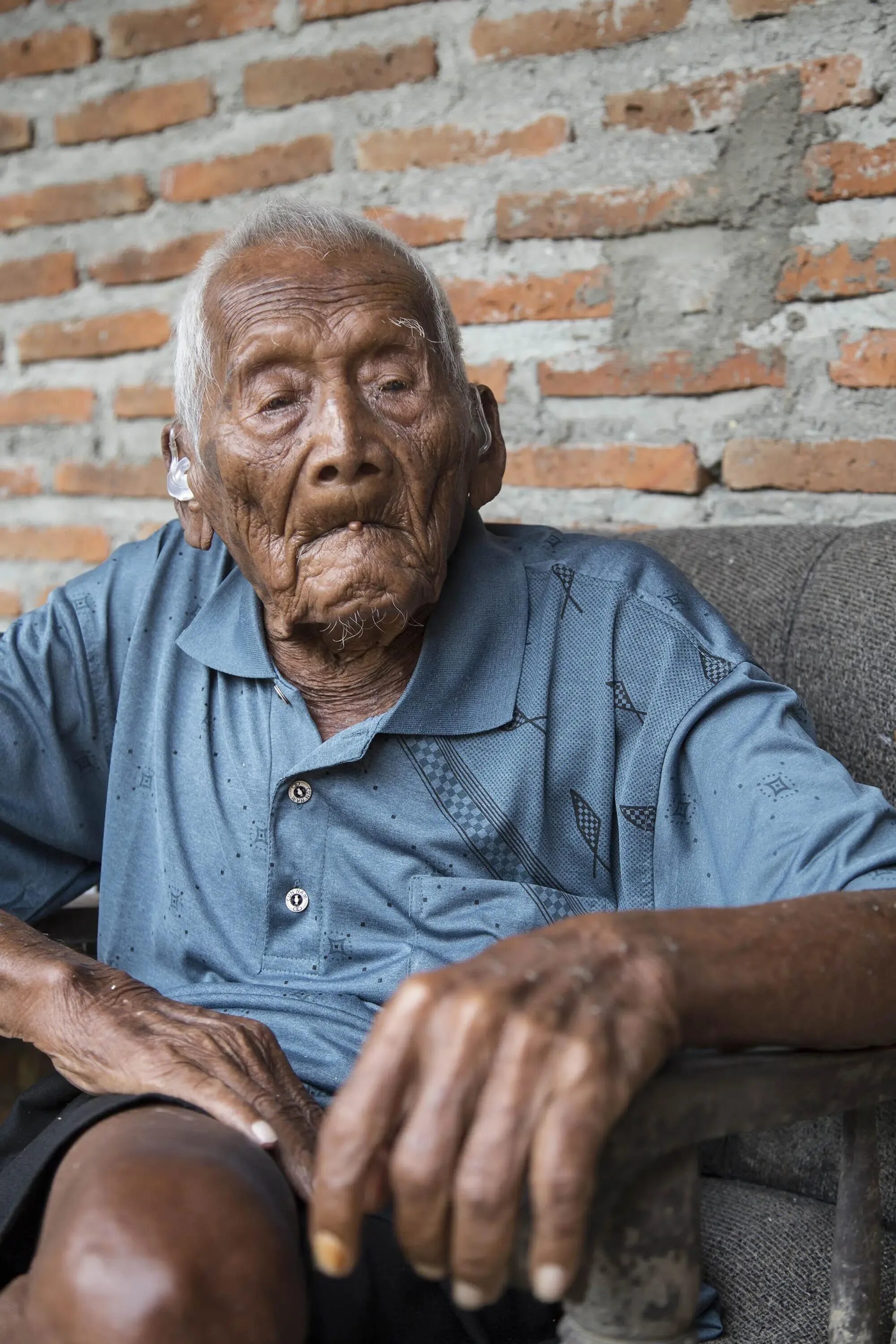 Человек который прожил. Сапарман Содимеджо долгожитель. Самый старый человек в мире Мбах.
