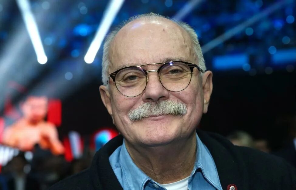 Михалков в молодости и сейчас. Михалков никита сергеевич. никита михалков фото. никита михалков кинорежиссер. михалков сейчас фото.