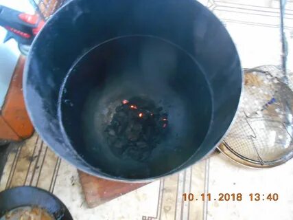 Из баллона медленно выпустили