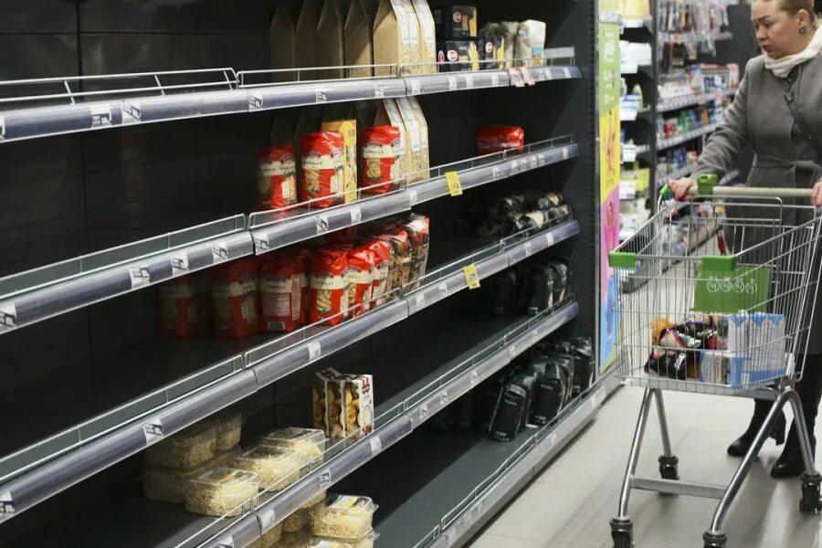 Пустые продукты. Дефицит продуктов. дефицит продуктов в магазинах. пустые полки россия. пустые полки с сахаром.