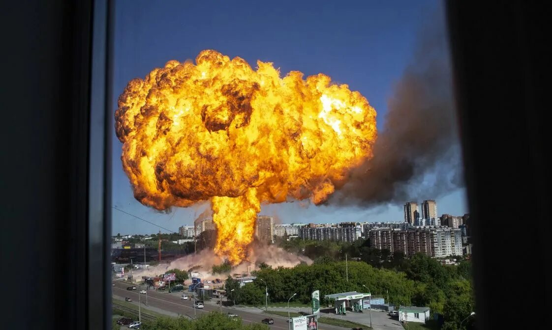 Взрыв береговой. Взрыв АГЗС В Новосибирске. Взрыв в Новосибирске 14-06-2021. Взрыв газовой заправки в Новосибирске.