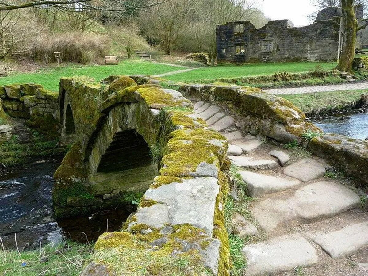 Древнейшие памятники культуры древней греции. Разрушенная колонна. Ancient 13. Индуистские храмы 13 века. Древние пришельцы.