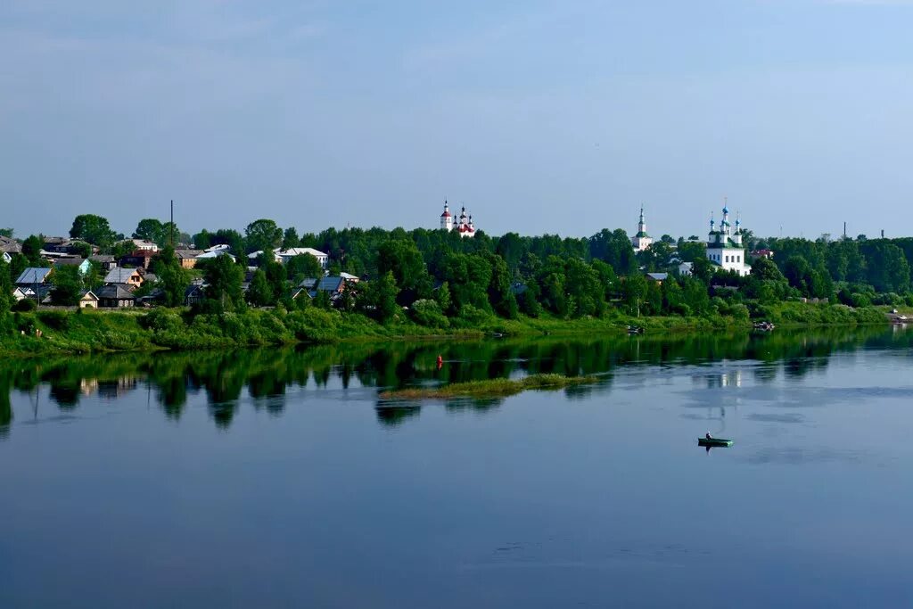 Река Сухона Тотьма. Река Сухона Вологодской. Город Вологда река Сухона. Город Тотьма Вологодской области.