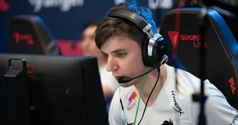 Mira киберспортсмен