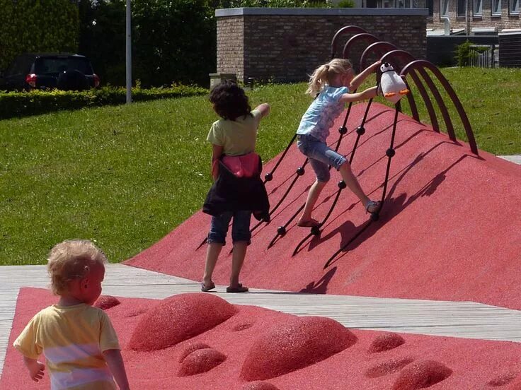 Под playground