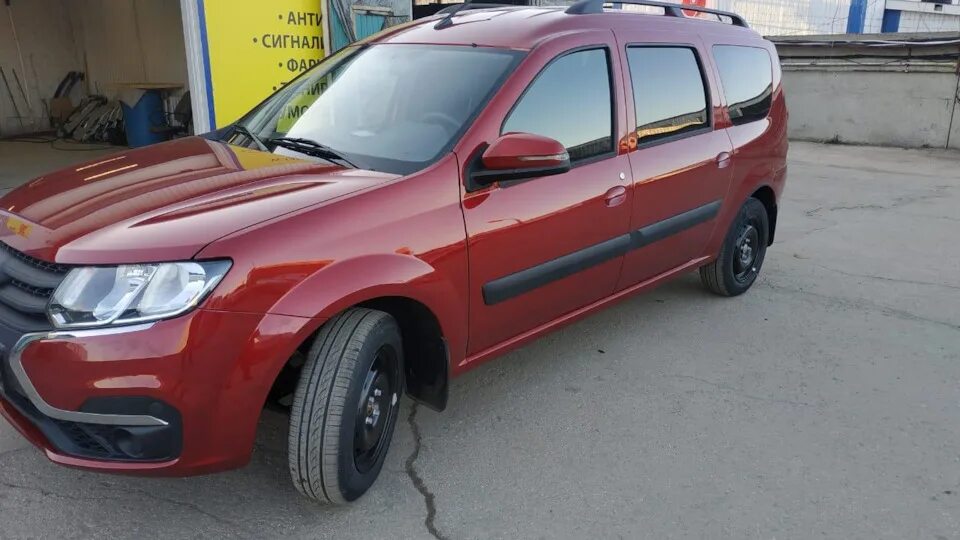 Цвета краски ларгус. Ларгус кросс красный. ларгус красный сплав.