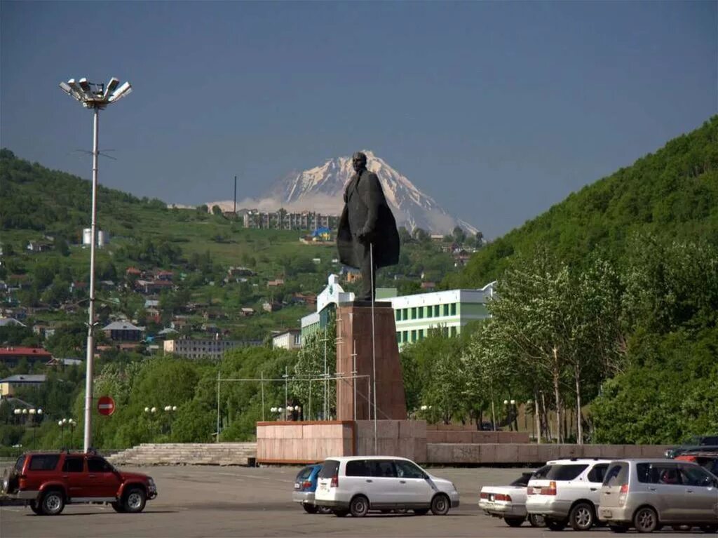 Театральная площадь петропавловск камчатский. Ленинская петропавловск камчатский. Центральная площадь петропавловска-камчатского. Ленинская петропавловск камчатский. Площадь ленина петропавловск-камчатский.