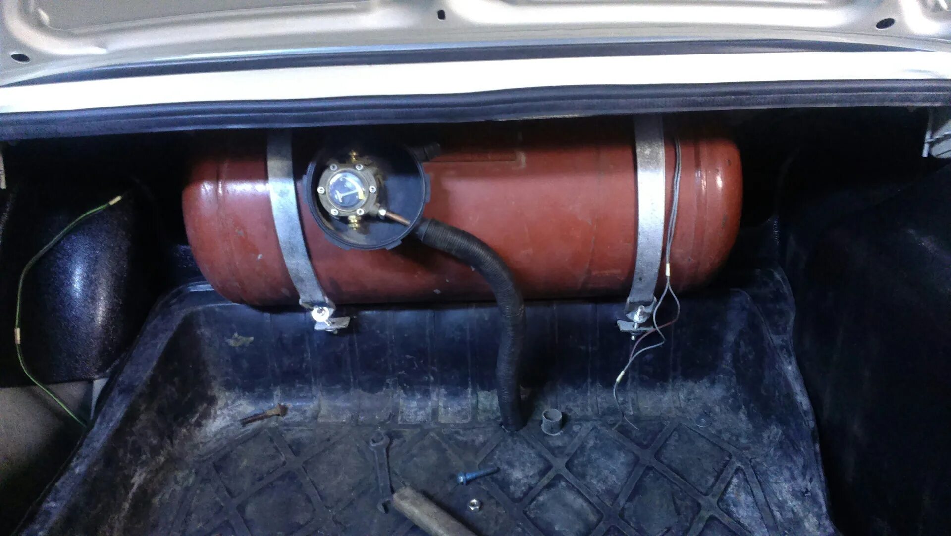 Оборудование ваз. Гбо 2 поколения на карбюратор ваз 2106. Ваз 2107 баллон гбо. Оборудование ваз. Оборудование ваз.