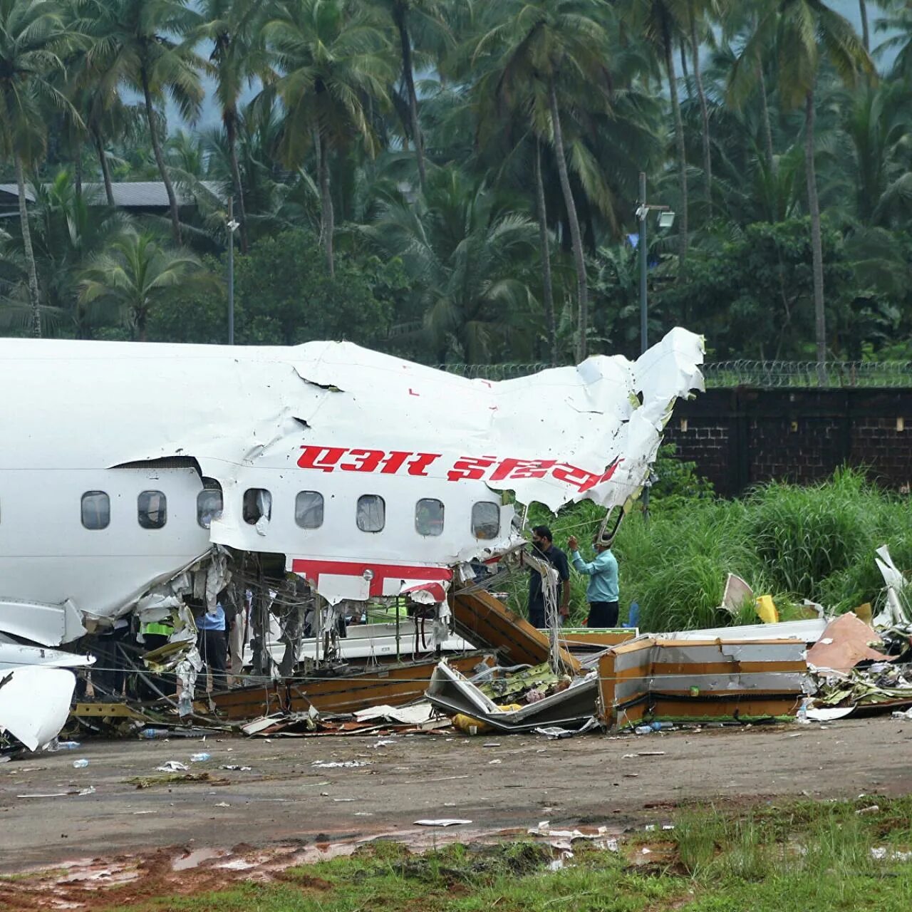 Авиакатастрофа боинг 747. Boeing 747 air india катастрофа. авиакатастрофа боинг 737.