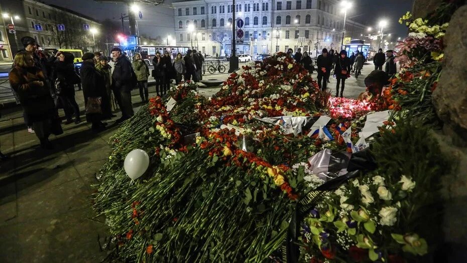 Взрыв в метро Санкт Петербурга 2017. 3 Апреля 2017 Санкт-Петербург. Взрыв в метро СПБ 3 апреля 2017. 24 апреля 2017