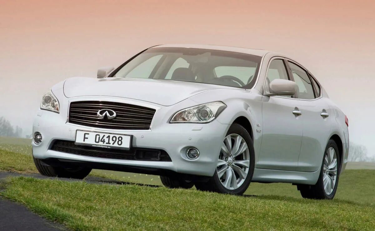 Infiniti Q70 2013, 2014, седан, 1 поколение технические характеристики и комплек