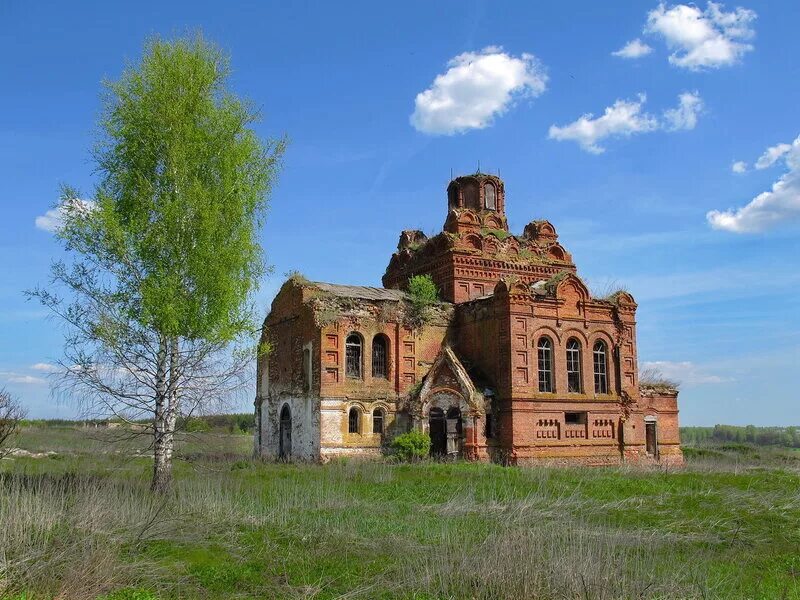 Жеремино Тульская область Церковь. Жеремино Церковь Рождества Пресвятой Богородицы. Заброшенный храм Болхов. Заброшенные церкви Тульской области. Тульские заброшенные деревни