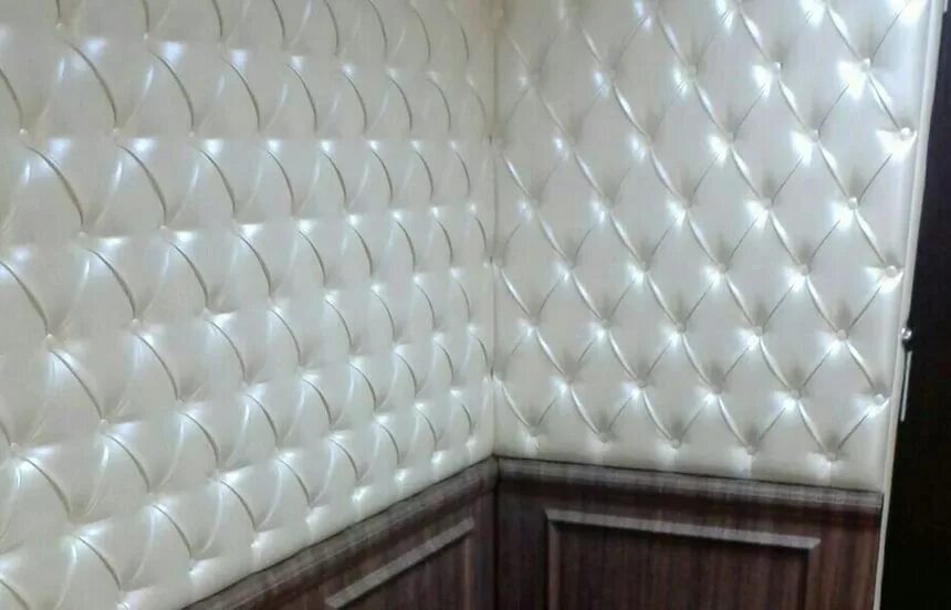 потолок на лоджии из пластиковых панелей. обивка пластиком. отделка кухни пластиковыми панелями. обивка пластиком. вагонка пвх белая матовая 3*0,1*0,008м.