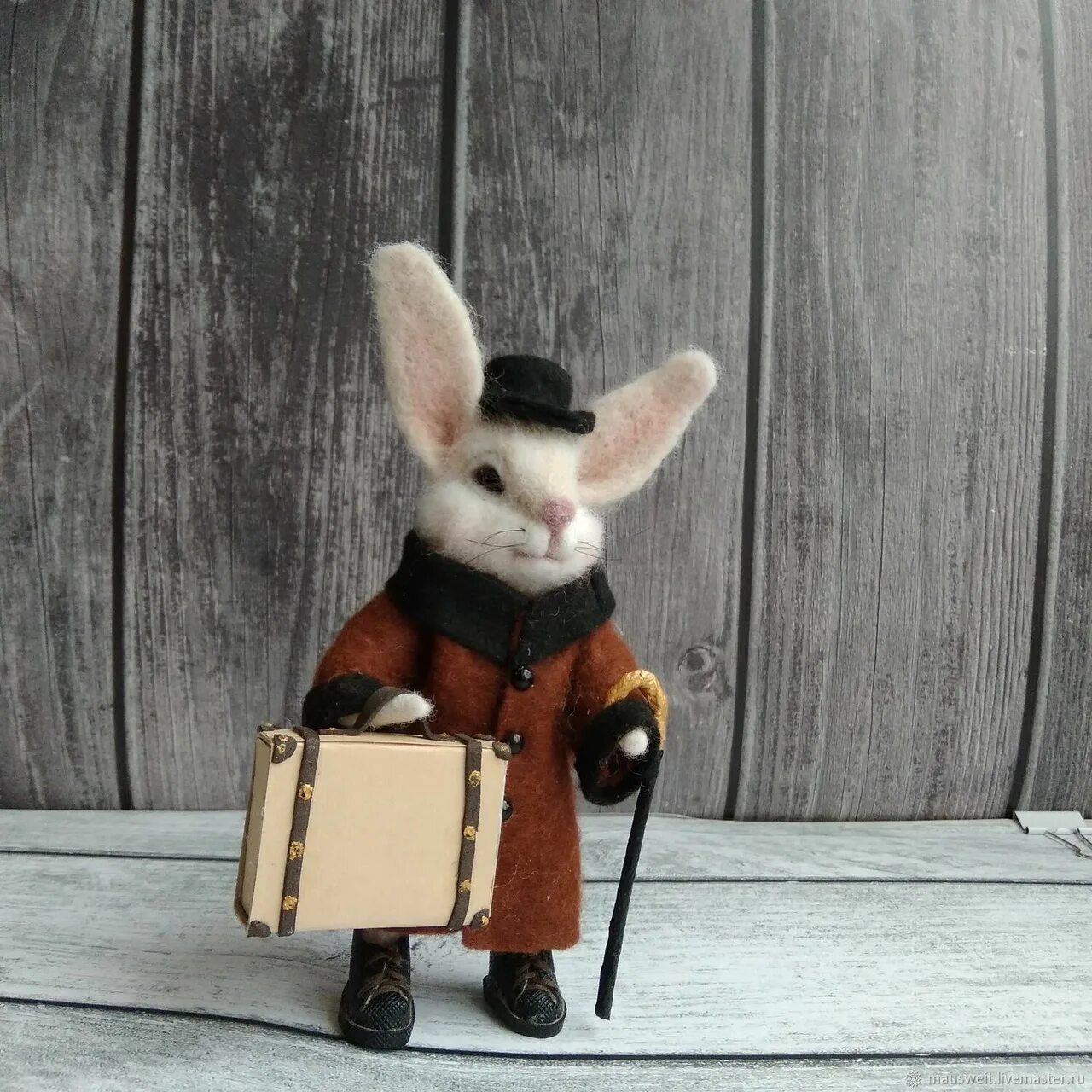 Кролик путешественник. Buheirfкролик путешественник. Игрушка кролик путешественник. Кролик символ года.