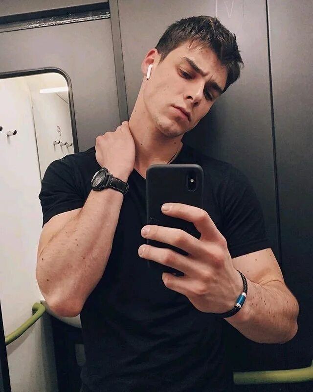 Фото мужчины красивые домашнее. Керри дегман молодой. Фото мужчины красивые домашнее. Красивый парень 35. Влад сенькин орск.