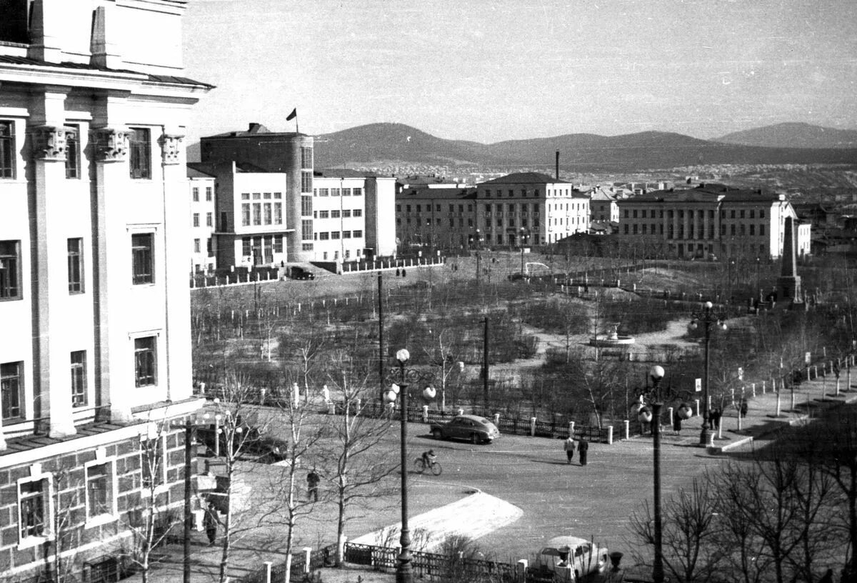 Советская площадь Улан Удэ. Площадь советов Улан-Удэ 1950. Площадь советов Улан-Удэ история. Улан Удэ 1960. Улан удэ советская