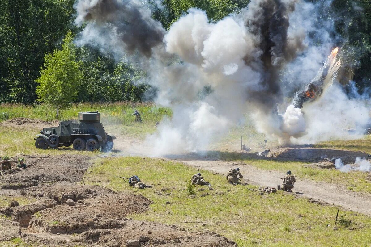 Забытое поле боя. Поле боя. Военное поле. Поле боя 2014. Военное поле боя.