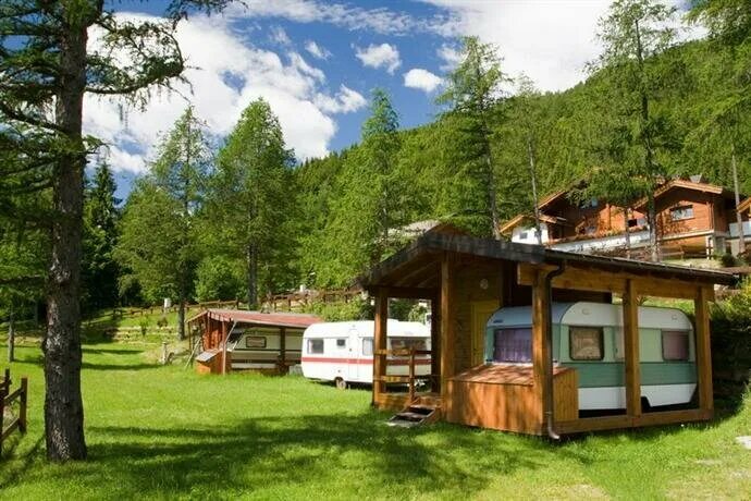 глэмпинг в максимихе. ранчо в швейцарии. кемпинг отель. палаточный отель симиланы 4. глэмпинг шатры карелия.