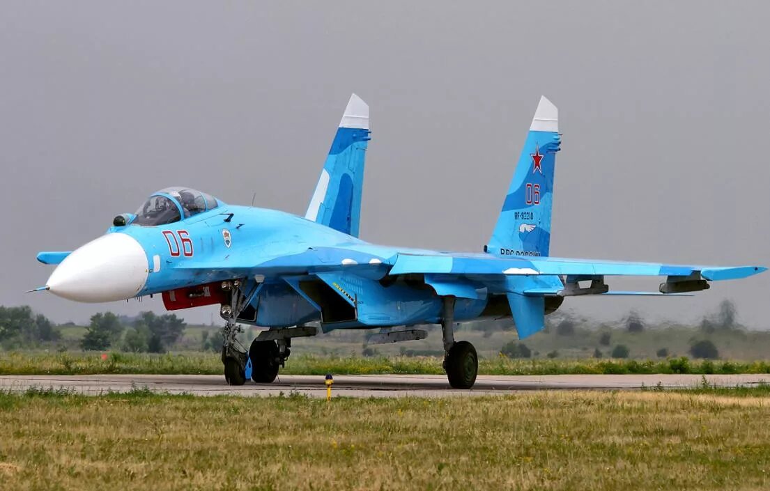 4 1 80 27. Истребитель Су-27. Су 27 СССР. Су-27см3. Су-27 двухдвигательный реактивный самолёт.