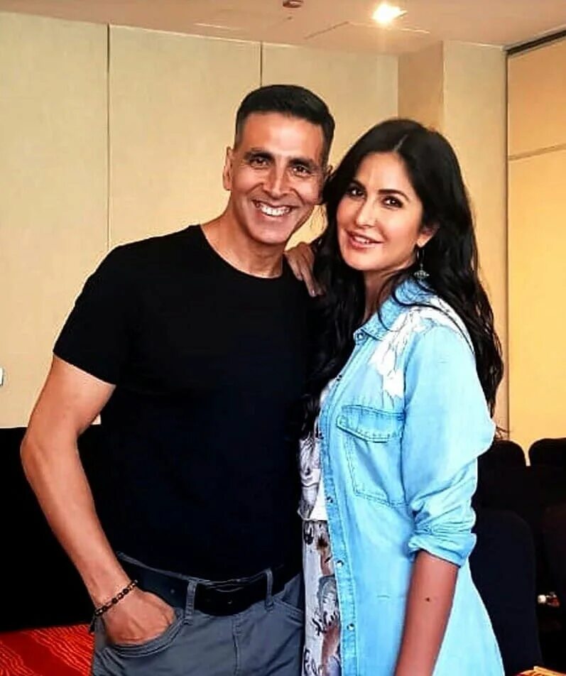 Акшай кумар предчувствие любви. Катрина каиф и акшай кумар любовь. Акшай кумар и катрина кайф. Акшай кумар и катрина кайф. Катрина каиф и акшай кумар.