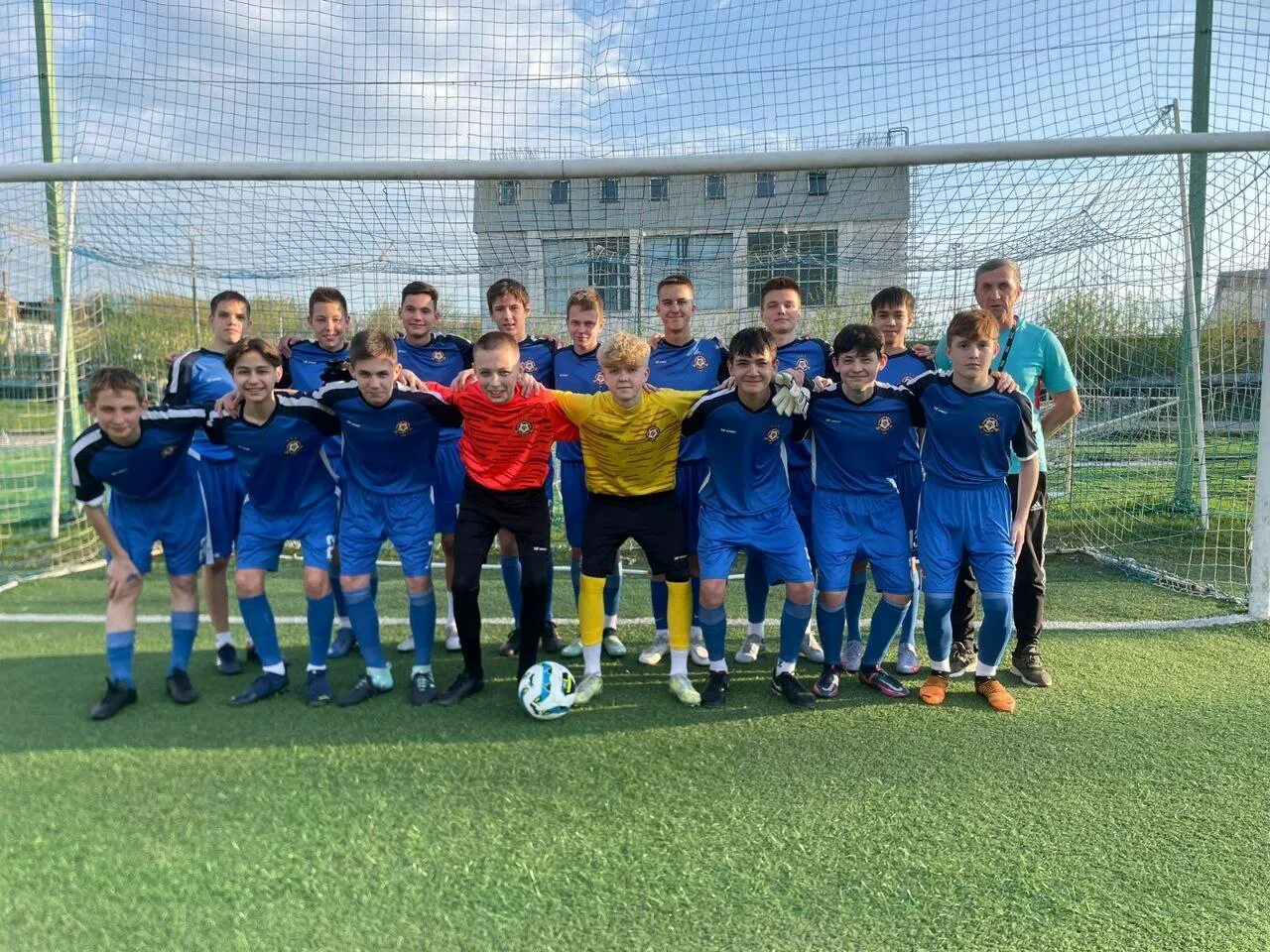 Костромская игра 2009. Футбол приволжский федеральный. Футбол приволжский федеральный. Зенит ижевск игроки 2006-2007 год. Футбол приволжский федеральный.