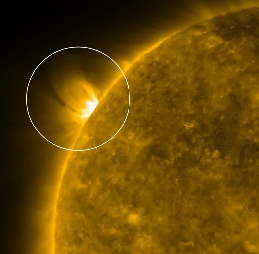 Мыслитель флэш. Вспышка 3 мая. Флэш грант гастин dc. Вспышка 3 мая. Флэш 2022 кадры со съемок.