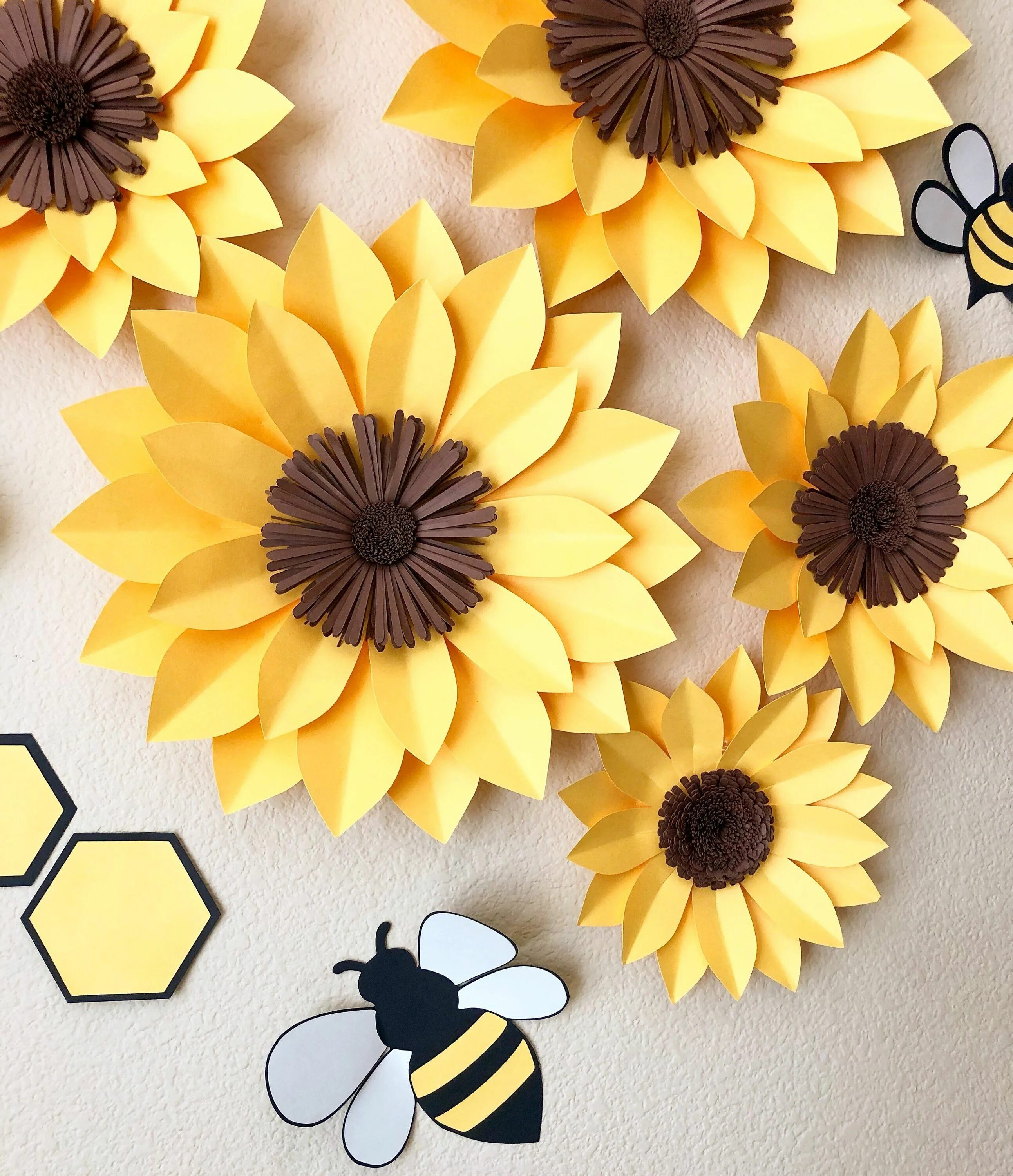 Подсолнух аппликация из бумаги. Плоские цветы из бумаги. Поделка подсолнух из бумаги. Поделка подсолнух из бумаги. Подсолнух из бумаги своими руками.