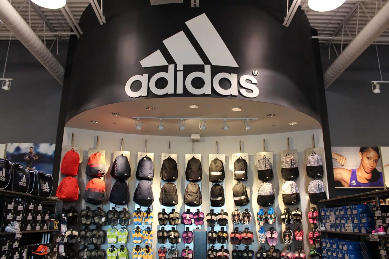 Адидас ереван. Adidas Outlet. Склад adidas. Адидас интернет магазин. Адидас Москва.