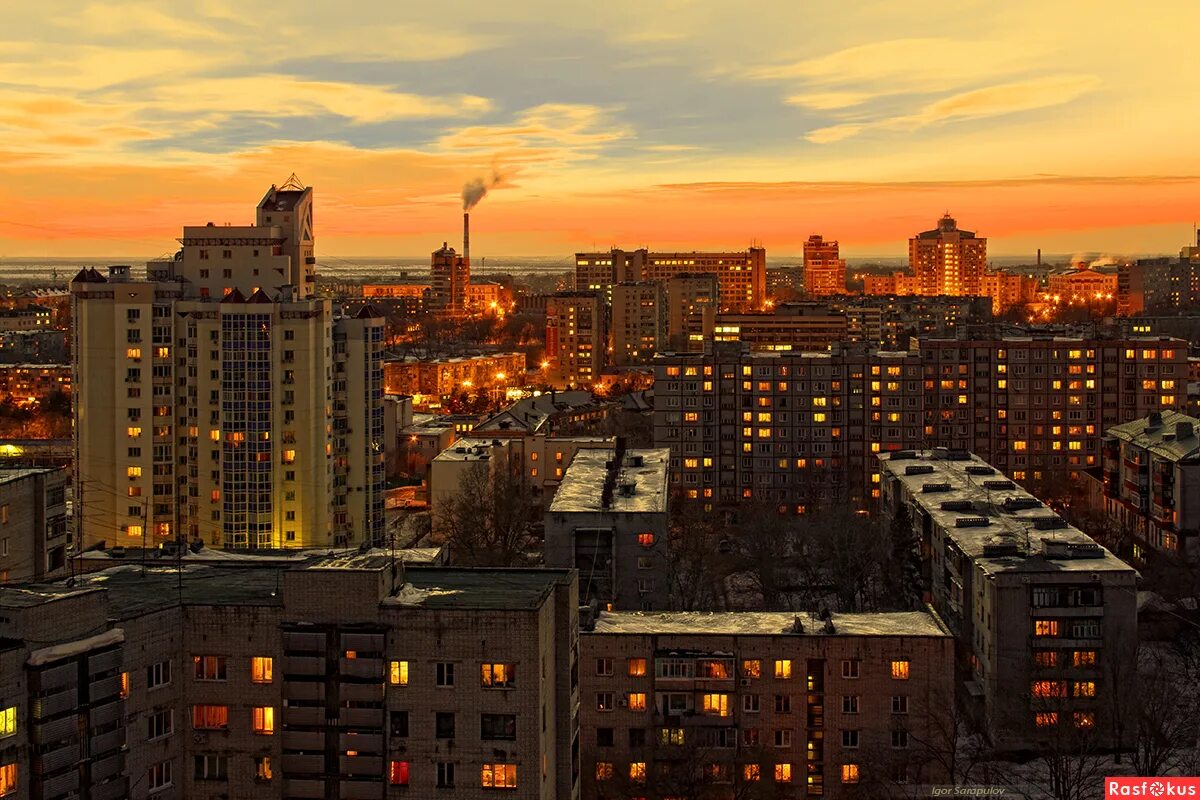 Улицы Москвы спальные районы. Хабаровск спальные районы. Ночной Новосибирск спальный район. Спальные районы вечером. Города россии вечером