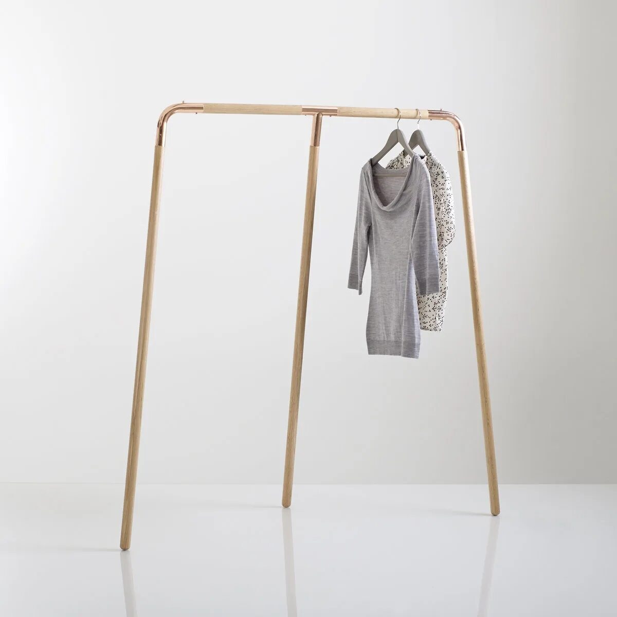 Рейл усиленный для одежды италия. Вешалка напольная рейл вешалка 74 151 см х 110 см х 50 см. Рейл oak shelf 80. Рейл вешалка лофт. Вешалка напольная qt044.