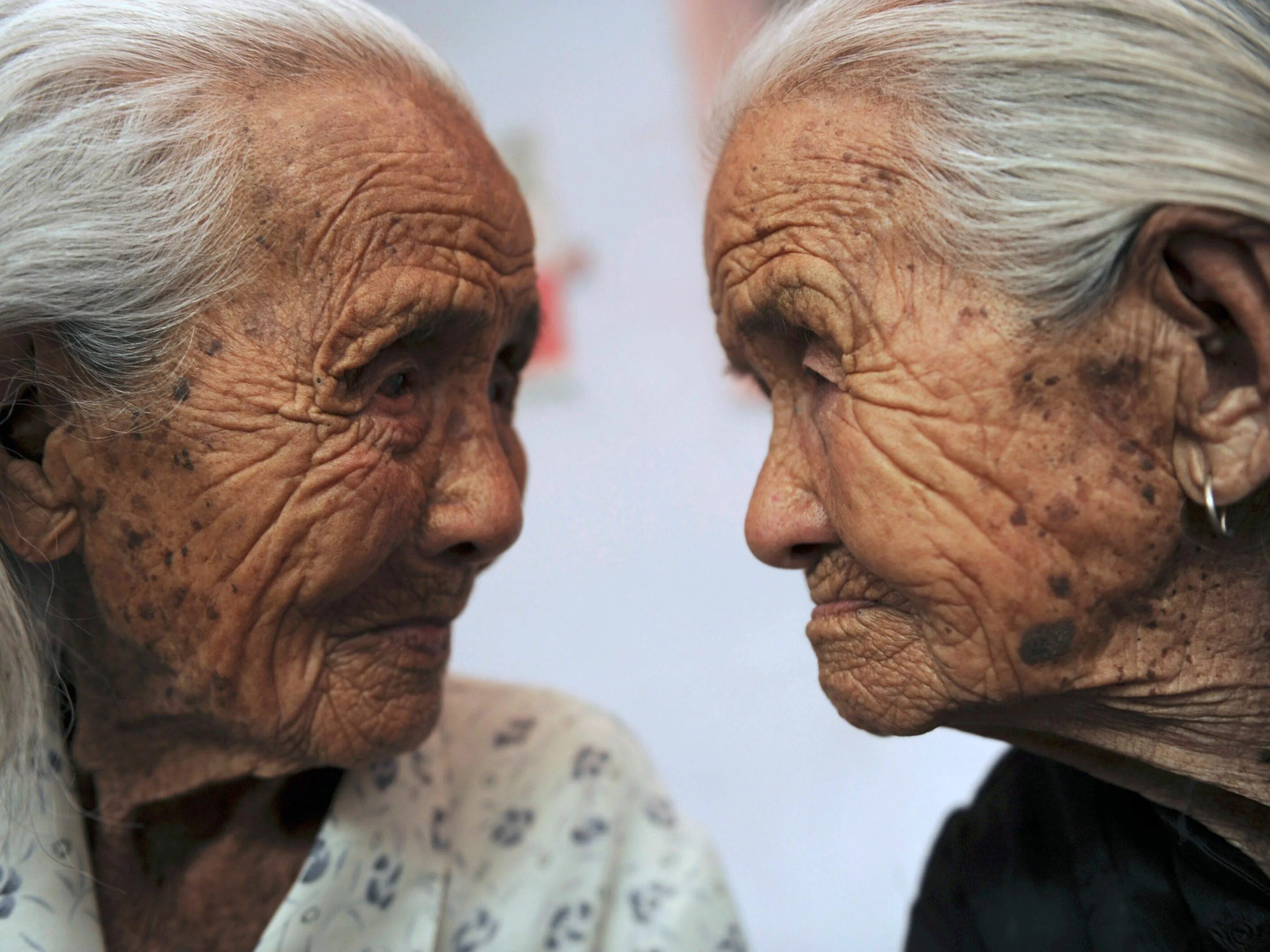 Сильно старая бабушка. Самый старый долгожитель. Самый старый человек на планете.