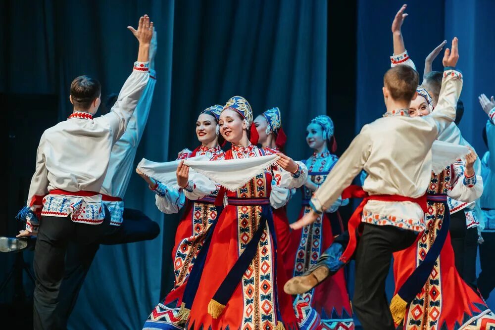 Русский танец спб. Ансамбль молодость. Русский танец спб. Московский государственный академический театр танца «гжель». Народные танцы.