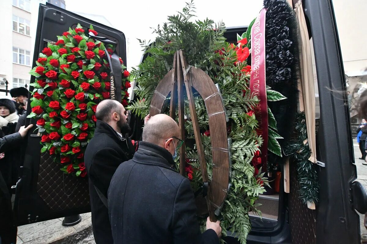 В москве простились с дмитрием красиловым. Сергей соловьев прощание похороны. Прощание с сергеем соловьевым фоторепортаж. В москве простились с дмитрием красиловым. В москве простились с дмитрием красиловым.