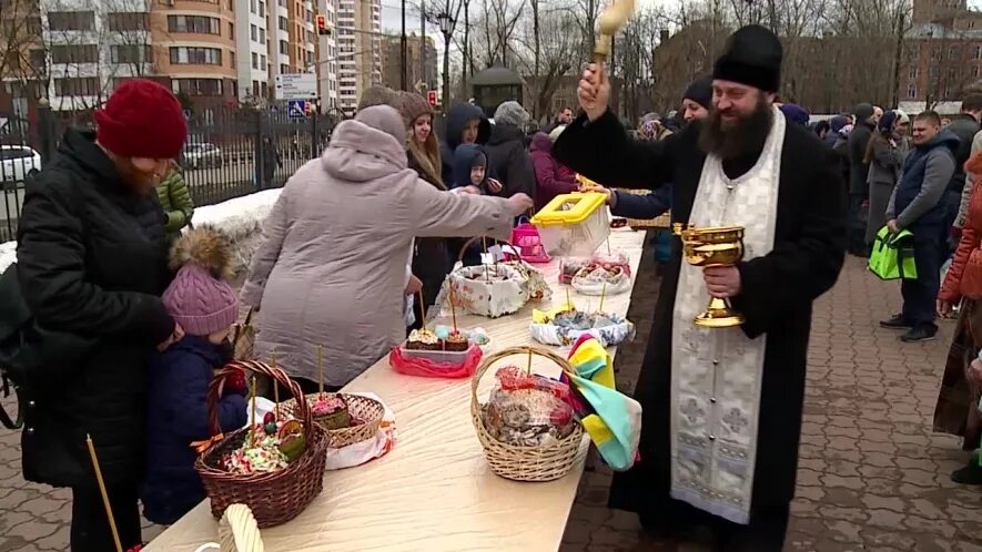 Крестный ход на светлой седмице. Коломенская епархия. Освящение куличей на пасху. Пасха в реутово. Богослужение в троицком храме реутова.