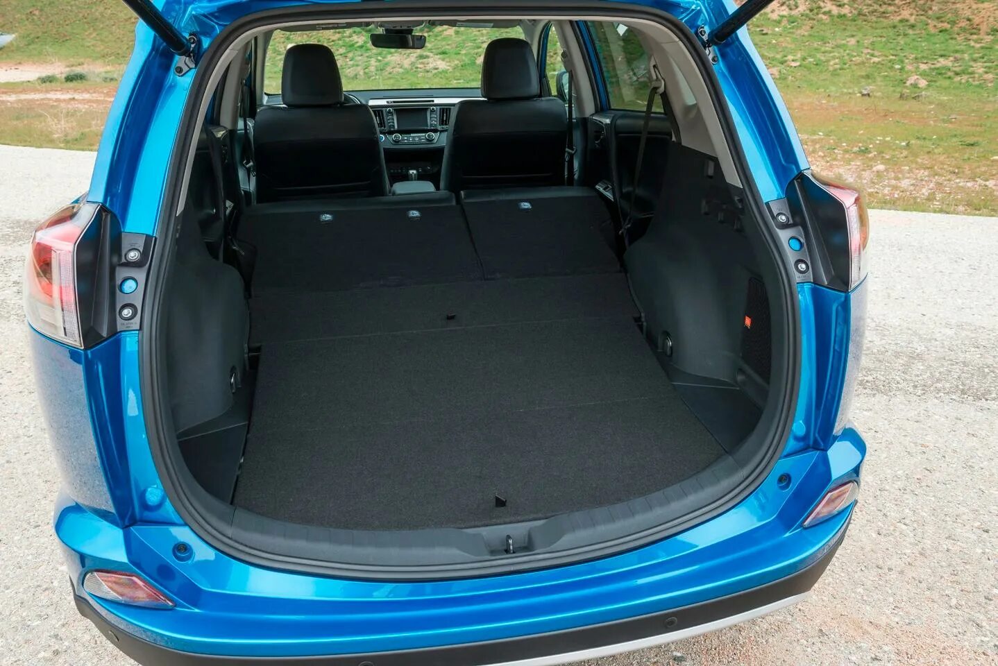 Toyota RAV4 Hybrid Business Edition Eurekar